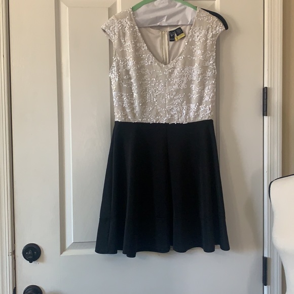 Windsor | Sequin Dress | Large - Picture 2 of 9